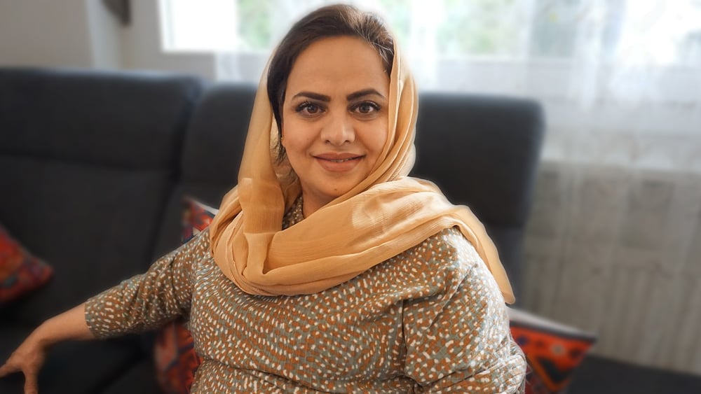 L’avocate afghane Benafsha Efaf a été contrainte de quitter son pays sous la menace des talibans. © Amnesty Suisse