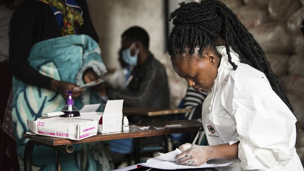 La collaboration avec la population est essentielle pour le traitement, la prévention et la sensibilisation des maladies en Afrique australe. © Thoko Chikondi/Keystone