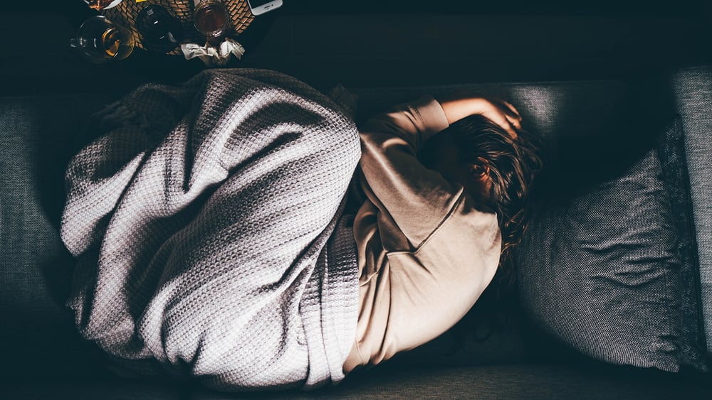 Plusieurs maladies sont détectées tardivement chez les femmes. Exemple : l’endométriose. Les symptômes sont souvent assimilés à de simples douleurs menstruelles. © Maria Korneeva/Getty