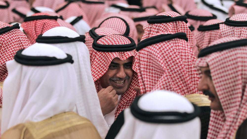 Bien que les traditions soient encore omniprésentes, le Gouvernement saoudien fait beaucoup d’efforts pour propager l’image d’un pays moderne et d’un partenaire fiable. © Hassan Ammar/AP/Keystone