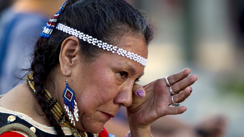 Malgré les conclusions de la Commission vérité et réconciliation, les survivant·e·x·s des Residential Schools se battent encore aujourd’hui pour faire reconnaître les traumatismes qu’iels ont vécus. © REUTERS/Ben Nelms