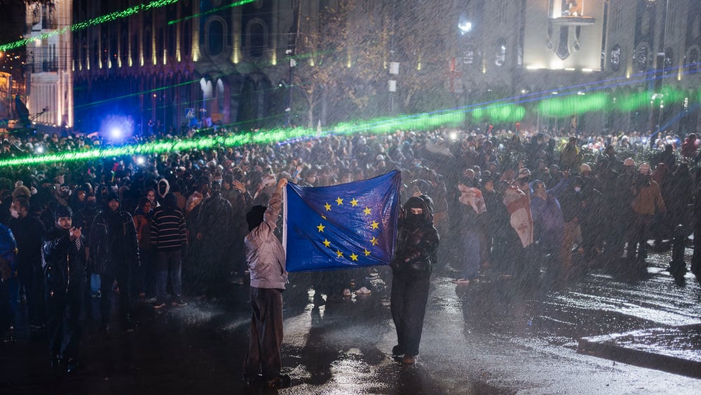 Manifester en Géorgie, c’est prendre le risque de se faire arrêter et de subir des mauvais traitements en détention. © Jan Schmidt-Whitley
