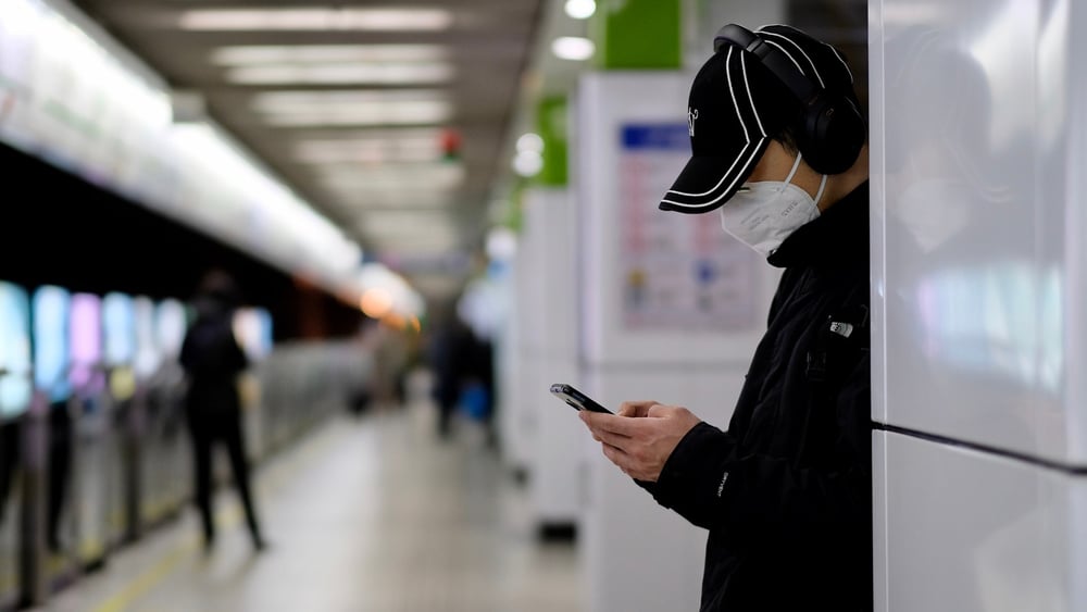 Depuis le début de l’épidémie, le gouvernement chinois a déployé des efforts de grande ampleur pour supprimer les informations sur le coronavirus et les dangers qu’il représente pour la santé publique. © Robert Wei / Shutterstock