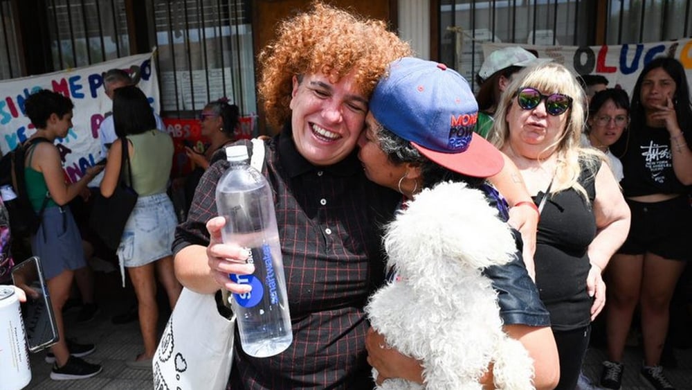 Le 31 octobre 2024, les charges retenues contre Pierina Nochetti, une militante lesbienne des droits humains, ont été abandonnées et son dossier a été classé. Dans le cadre de l'Action urgente d'Amnesty International (UA 003/24), des milliers de personnes ont envoyé des lettres et des courriels au parquet, et au total plus de 45'000 signatures ont été recueillies en faveur de Pierina Nochetti. La militante a exprimé sa gratitude pour tout le soutien international qu’elle a reçu pour son plaidoyer en faveur des droits LGBTI. © Tomás Ramírez Labrousse I Amninstía Internacional Argentine