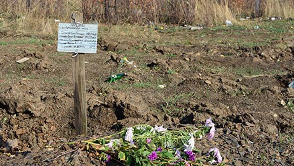 Les exécutions sommaires de prisonniers sont des crimes de guerre. Les dirigeants de la république autoproclamée de Donetsk doivent respecter les lois de la guerre. © Amnesty International
