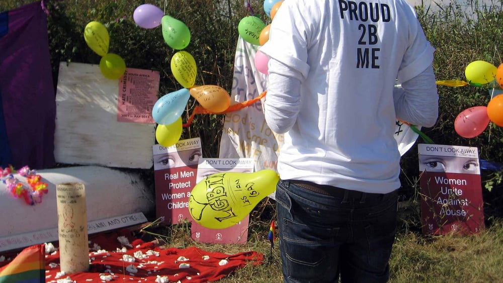 Anniversaire en mémoire de Noxolo Nogwaza au lieu où elle a été retrouvé morte © Amnesty International