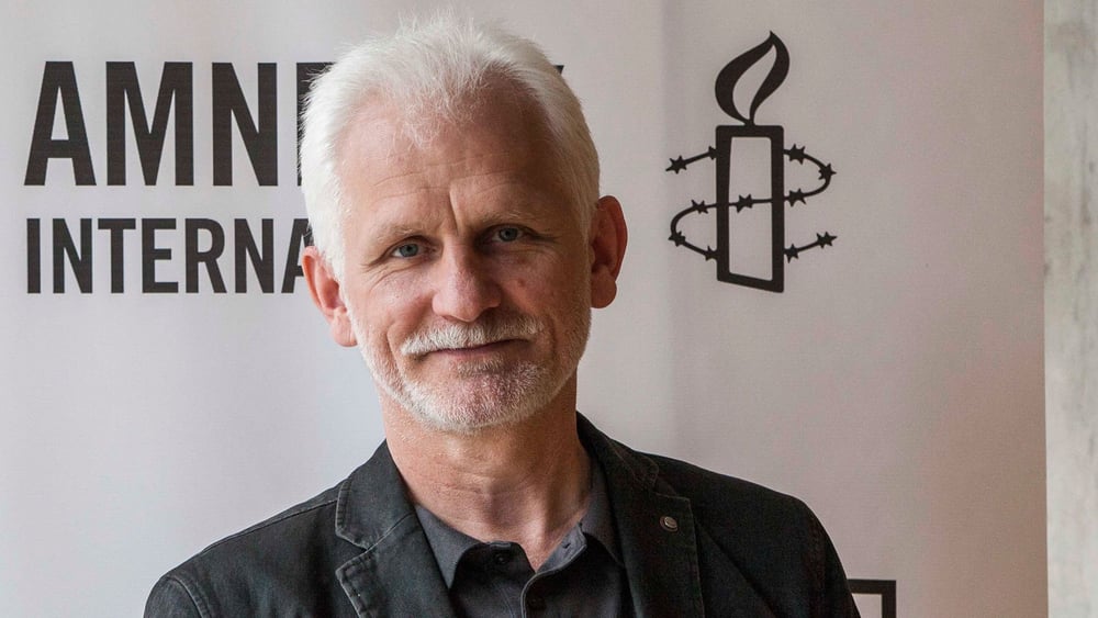 L'activiste et président du Centre des droits de l'homme de Viasna, Ales Bialiatski, en 2015.  © Amnesty International