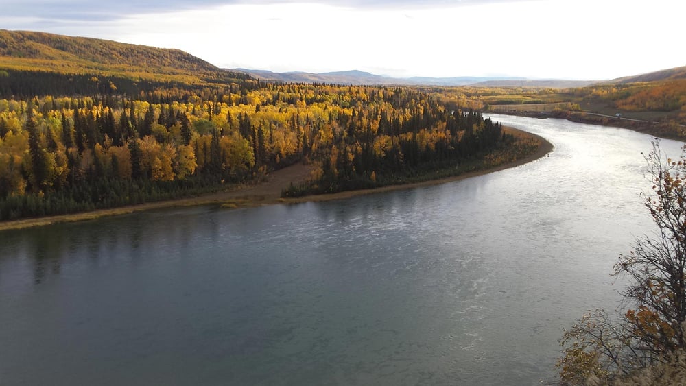 En raison d'un barrage hydro-électrique, plus de 100 km de la rivière Peace et de ses affluents seront submergés, des terres faisant partie des territoires traditionnels de communautés autochtones en Colombie-Britannique. © Amnesty International Canada