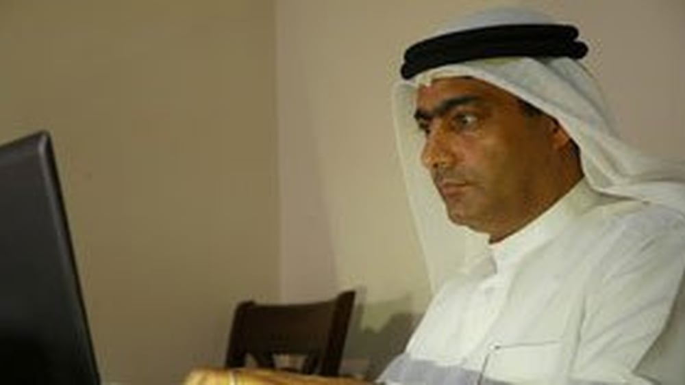 Ahmed Mansoor, défenseur des droits humains aux Émirats arabes unis, dénonce régulièrement la détention arbitraire, la torture ou encore les traitements dégradants.