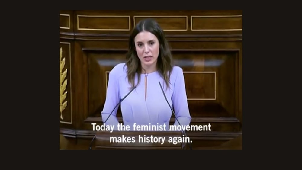 La ministre espagnole de l'Égalité, Irene Montero, a fait passer une loi qui renforce la protection des victimes de violences sexuelles. Un tournant historique qui peut se résumer ainsi: «Le mouvement féministe écrit l'histoire.» © AI