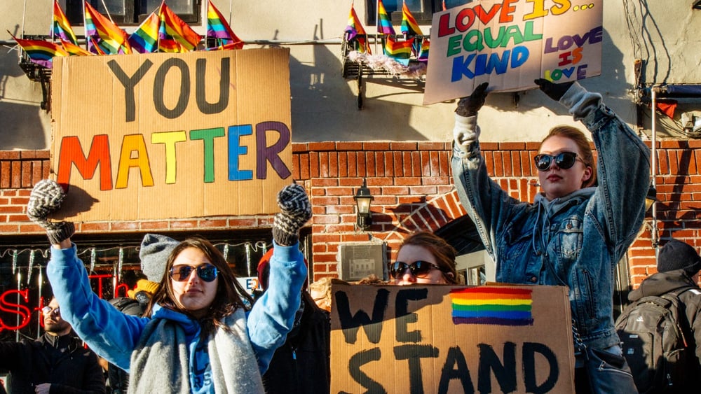 La nuit du 28 juin 1969, neufs policiers effectuaient un raid au Stonewall Inn, un bar gay de Greenwich Village, déclenchant une série d'émeutes.© Mathias Wasik / wasikphoto.com