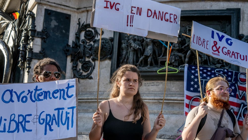 Après que des menaces sérieuses pesaient sur le droits à l'avortement aux États-Unis, des manifestations se sont déroulées dans plusieurs villes du monde, comme ici à Paris en mai dernier. © Bruno Fert