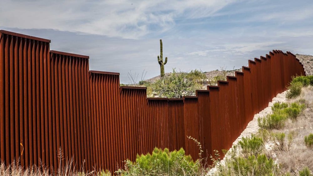 Le mur entre les États-Unis et le Mexique. © Chess Ocampo / Shutterstock