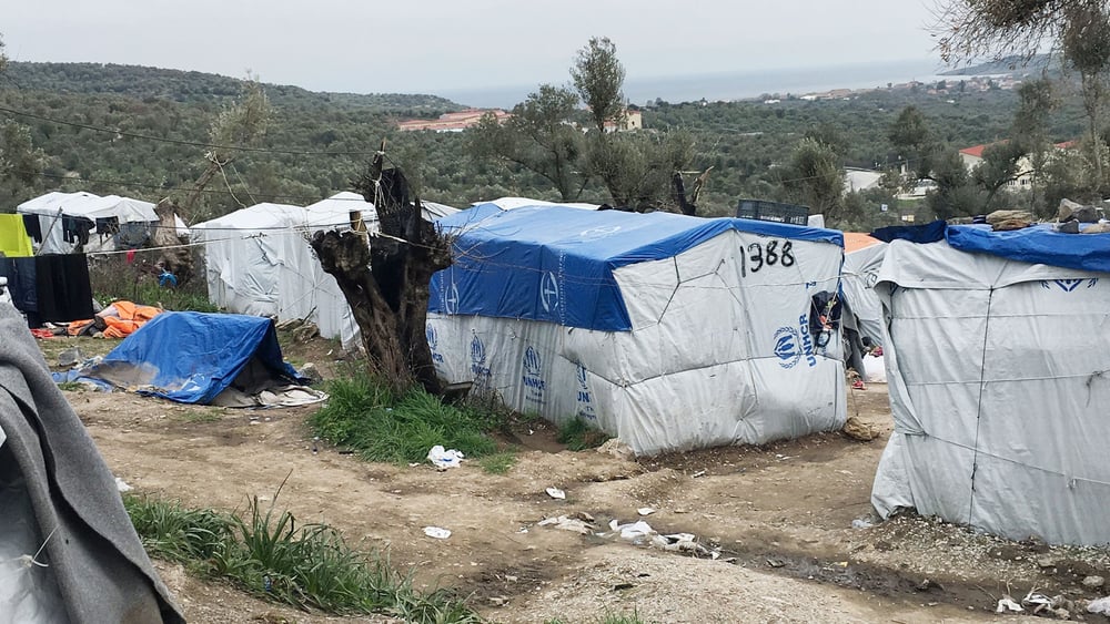 Vivre dans des tentes: Camp de réfugiés Moria sur l'île grecque de Lesbos en mars 2018 © Yara Boff Boff Tonella