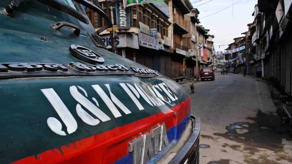 Depuis plus d'un mois, l'Inde a interrompu  tous les canaux de télécommunications (réseaux mobiles, internet, haut débit et lignes terrestres) au Cachemire, une région déjà entâchée par de fréquentes violantions des droits humains. ©Demotix