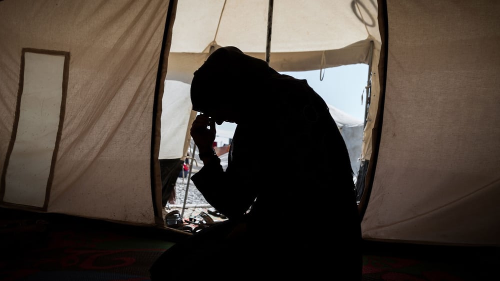 En Irak, des milliers de familles subissent des conditions de vie dramatiques après que les hommes de la famille ont été tués ou soumis à une arrestation arbitraire ou à une disparition forcée alors qu'ils fuyaient des secteurs contrôlés par l'EI à Mossoul ou dans ses environs. © Amnesty International