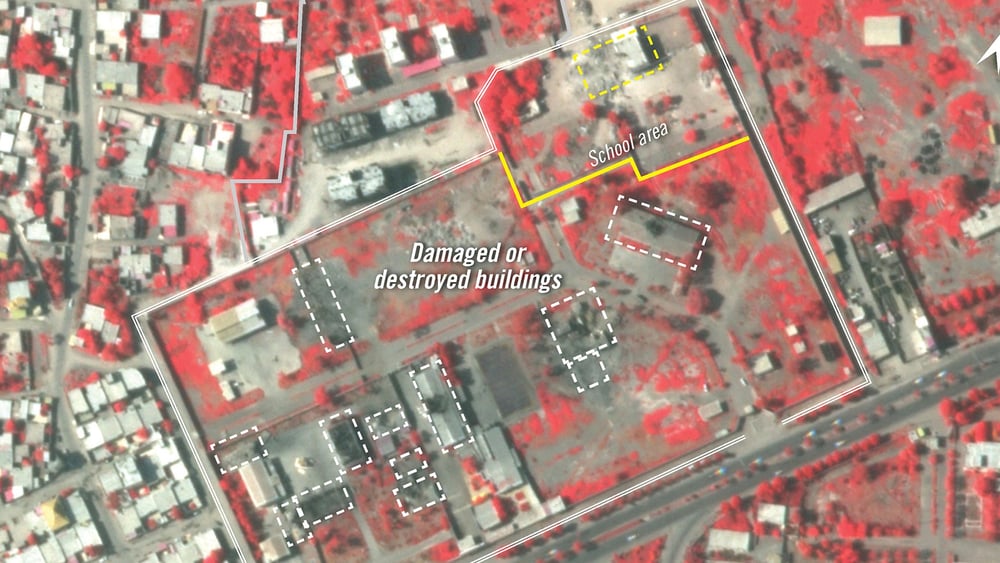 Sur le plan de la zone touchée (27.1084°, 57.0850°), on aperçoit que les frappes n'ont pas épargné l'école. © 2025 Planet Labs