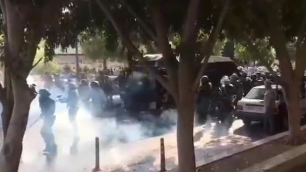 Les manifestations ont débuté le 15 novembre à la suite de l’annonce par le gouvernement d’une hausse des prix du carburant qui va nuire à la population, déjà durement touchée par la crise économique. ©Privé