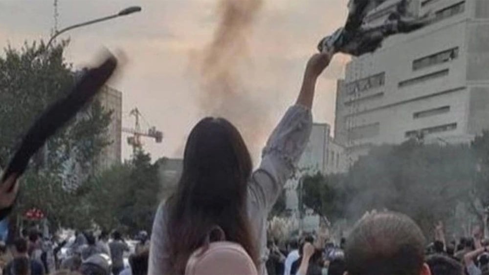 Les documents analysés par Amnesty International prouvent que les différentes branches de l'appareil d'État iranien n'ont fait que suivre les ordres en chargeant brutalement les manifestant·e·x·s. © DR