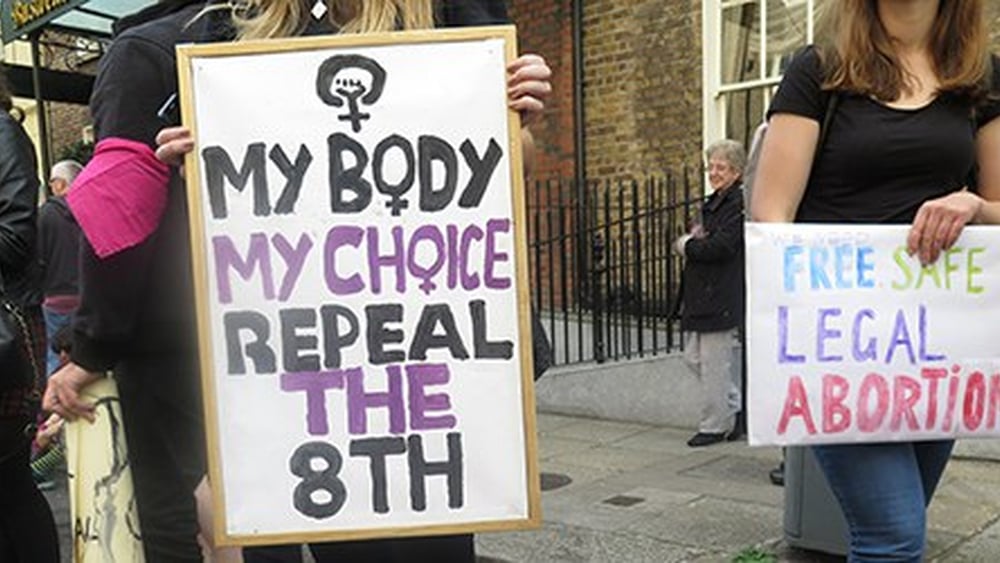 De nombreuses femmes d’Irlande du Nord doivent  se rendre en Angleterre pour interrompre leur grossesse. © Amnesty International