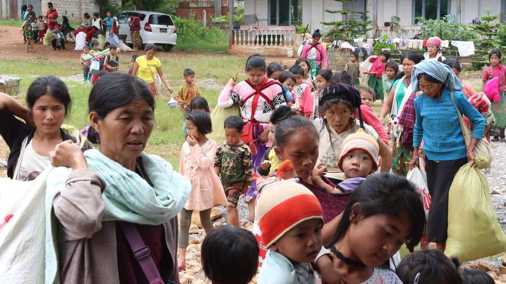 Femmes et enfants des villages de la communauté de Kutkai qui ont été évacués vers un monastère le 25 août 2019. ©Nay Lin.jpeg