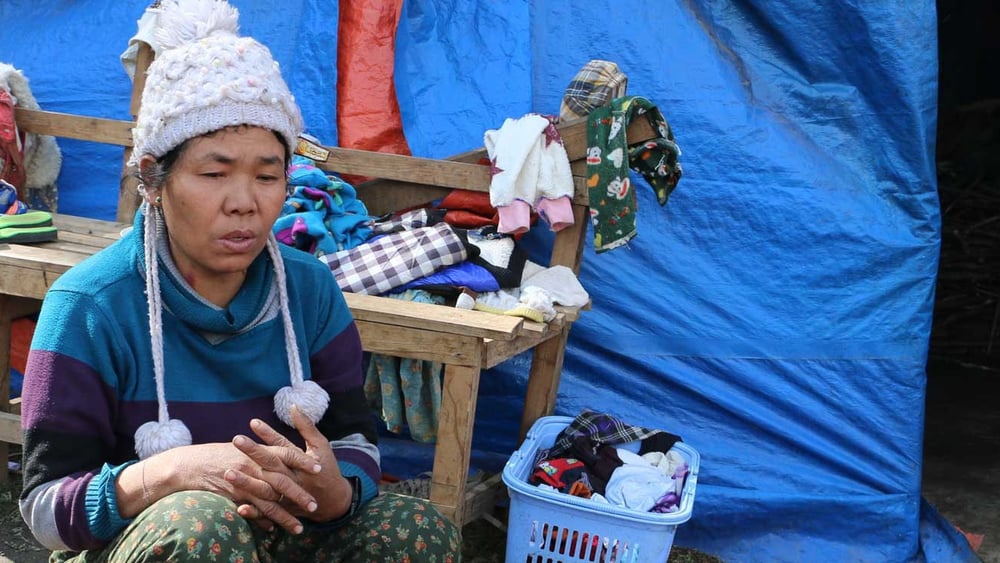 Six ans après son expulsion de son village en 2011, Labang Ja San est toujours coincée dans le camp de réfugiés de Sha It Yang IDP dans l'Etat de Kachin. © AI