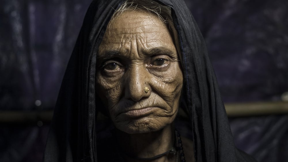 Les réfugiés rohingyas qui sont parvenus au Bangladesh sont nombreux à conserver leurs plus petites possessions près du cœur. © Ahmer Khan