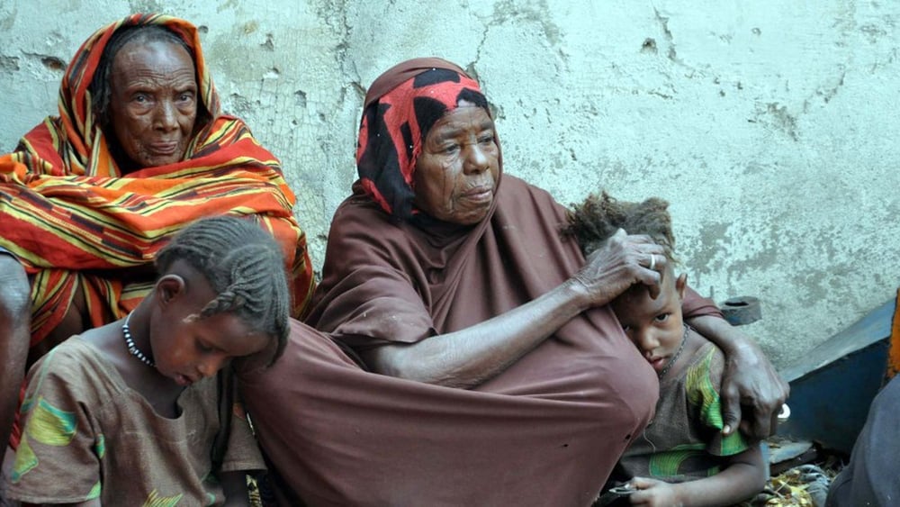 Des femmes et des enfants déplacés à l'hôpital du camp de Bama. En 2015 et 2016, des centaines de personnes sont mortes de faim dans le camp.. © Gbemiga Olamikan Nigeria