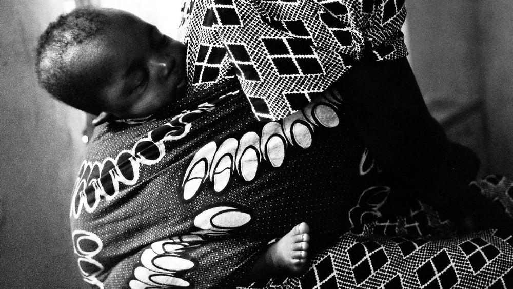 Dans la caserne de Giwa, des enfants de moins de cinq ans, dont des bébés, sont détenus dans trois cellules pour femmes, surpeuplées. © Amnesty International