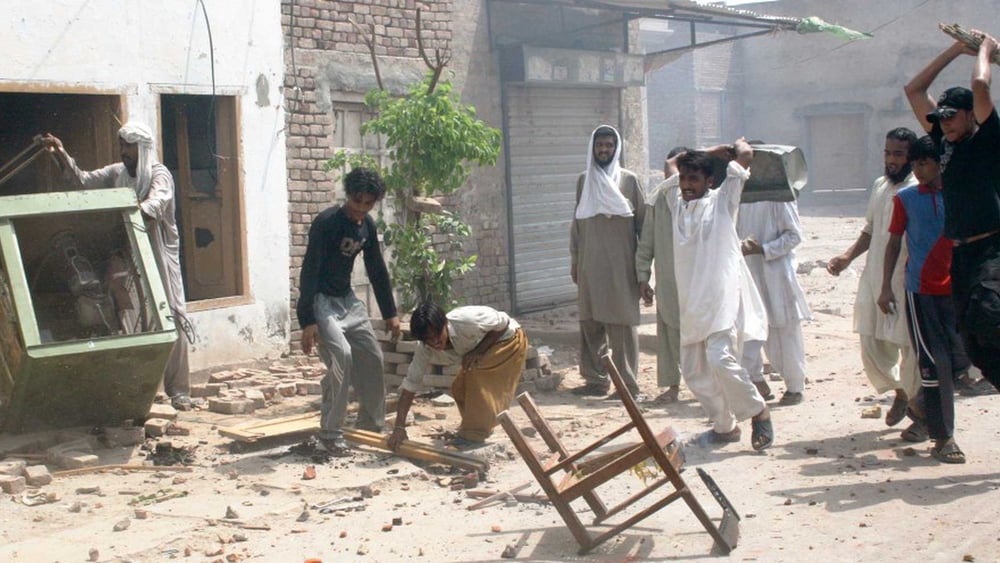 Depuis des années la majorité musulmane cible prend pour cible les communautés chrétiennes -  En 2009, dans la ville de Gojra, six chrétiens ont été brûlés vifs. © REUTERS/Fayyaz Hussain