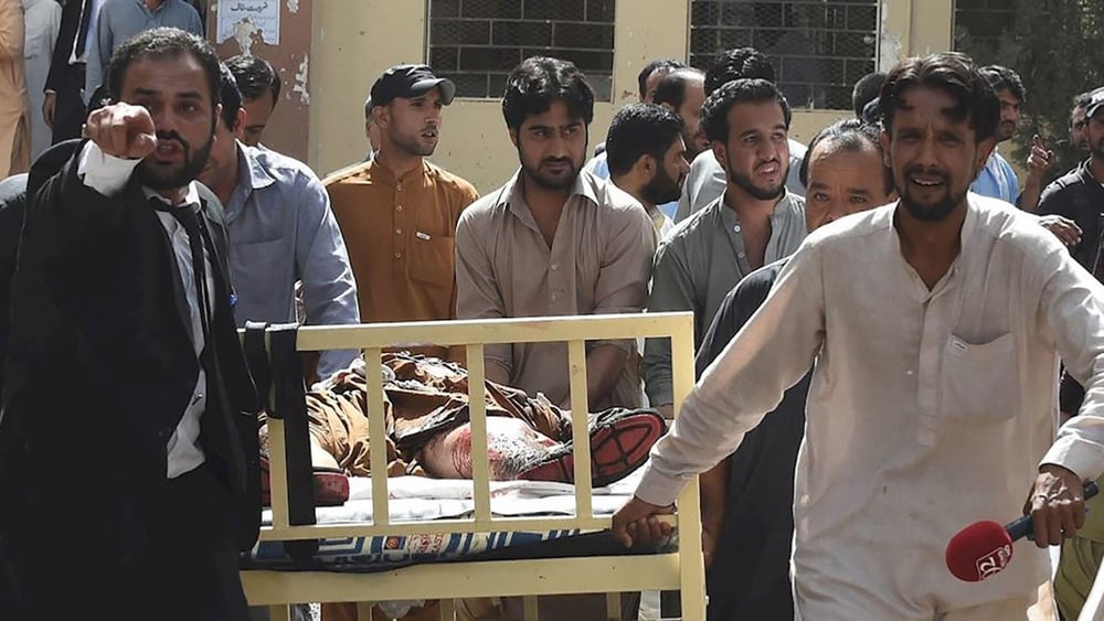 Selon des témoins, la bombe a explosé à l’entrée du service des urgences de l’hôpital civil de Quetta. © DR