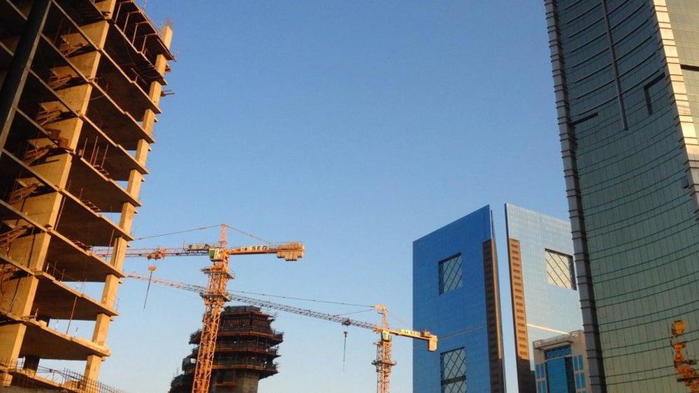 Au Qatar, les ouvriers migrants qui travaillent dans les chantiers en vue de la Coupe du monde 2022 sont soumis à une chaleur extrême © Amnesty International