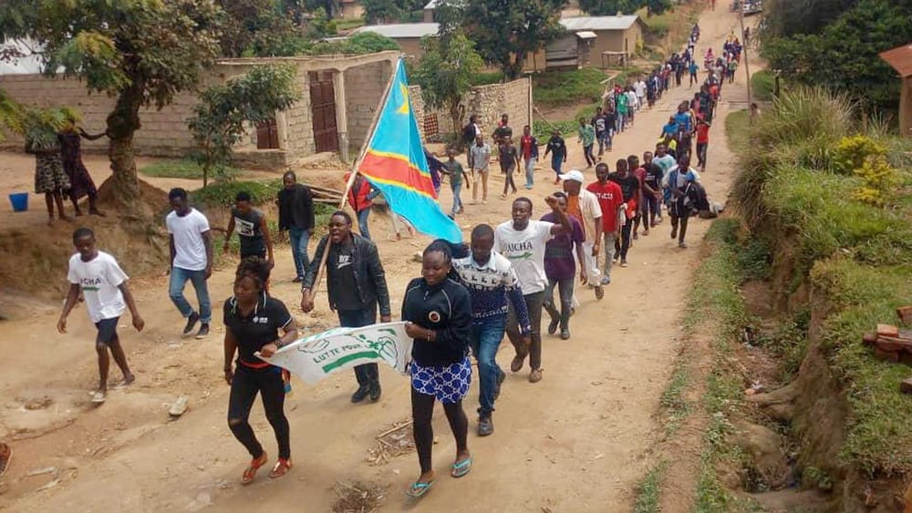 Des troubles ont éclaté dans l’Est du pays avant les élections du 30 décembre 2018 lorsque le gouvernement a annoncé que les élections seraient reportées au mois de mars dans les trois régions considérées comme le fief de l’opposition. Bien que les élections n’aient pas eu lieu dans 4 régions et malgré que de nombreuses irrégularités aient été constatées, la commission électorale a déclaré Felix Tshisekedi vainqueur de l’élection présidentielle.