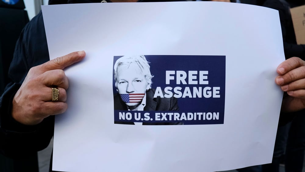 Le comité de soutien du lanceur d’alerte affirme que les personnels de la prison, où est détenu Assange, sont malades avec des symptômes de Covid-19. ©Alexandros Michailidis / shutterstock.com