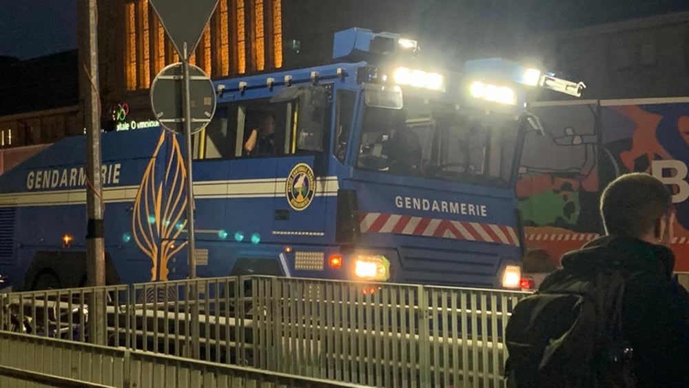 Les forces de l'ordre ont sorti l'artillerie lourde  à Lausanne le 18 septembre face à la manifestation contre le génocide en cours à Gaza. © Droits réservés