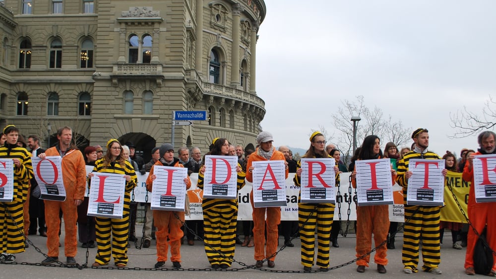 En 2018, 972 personnes ont été condamnées pour violation de l’article 116 de la Loi sur les étrangers et l’intégration (LEI).  © AICH