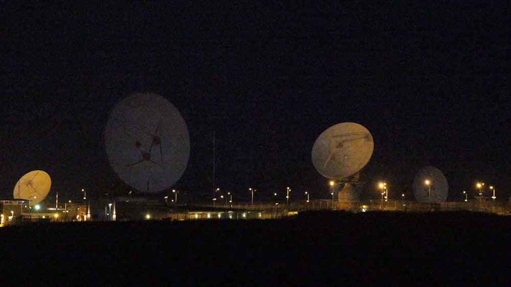 La nouvelle Loi sur le renseignement met à disposition du Service de renseignements de la Confédération (SRC) de nouveaux moyens qui qui menacent le droit à la sphère privée. | © RADiUS-TWC