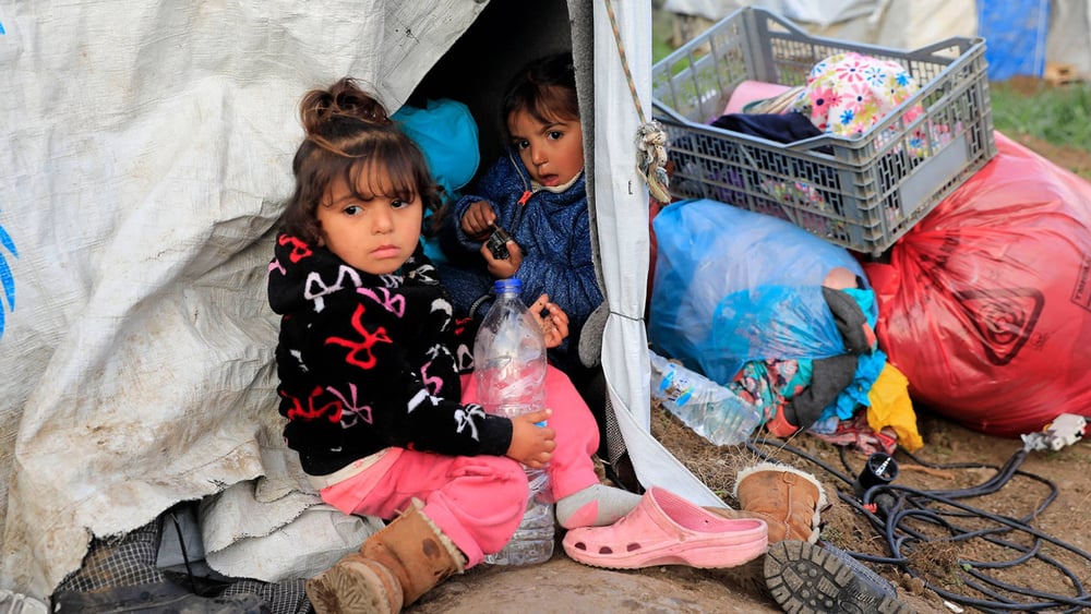 La majorité des personnes demandant l'asile sont des familles, dont de nombreux enfants et bébés. © Giorgos Moutafis/Amnesty International