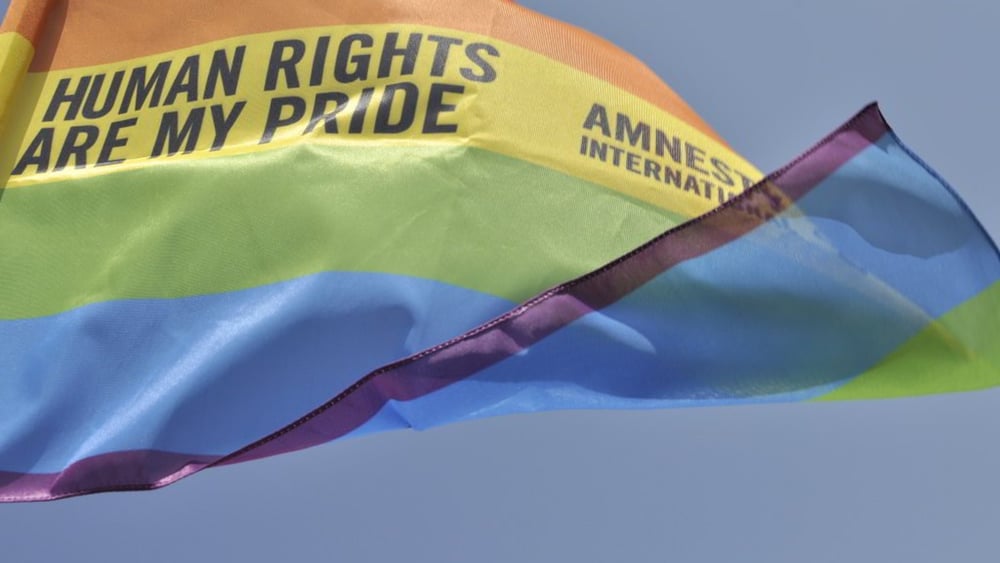 Les personnes LGBTI sont la cible d'attaques homophobes et discriminantes. © Amnesty International