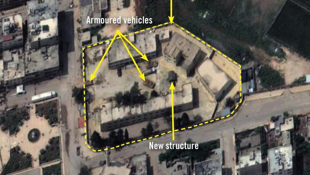 Image satellite de l'école Amir Ghabari à Afrin, utilisée comme base par les troupes turques . © 2018 Digital Globe, Inc.