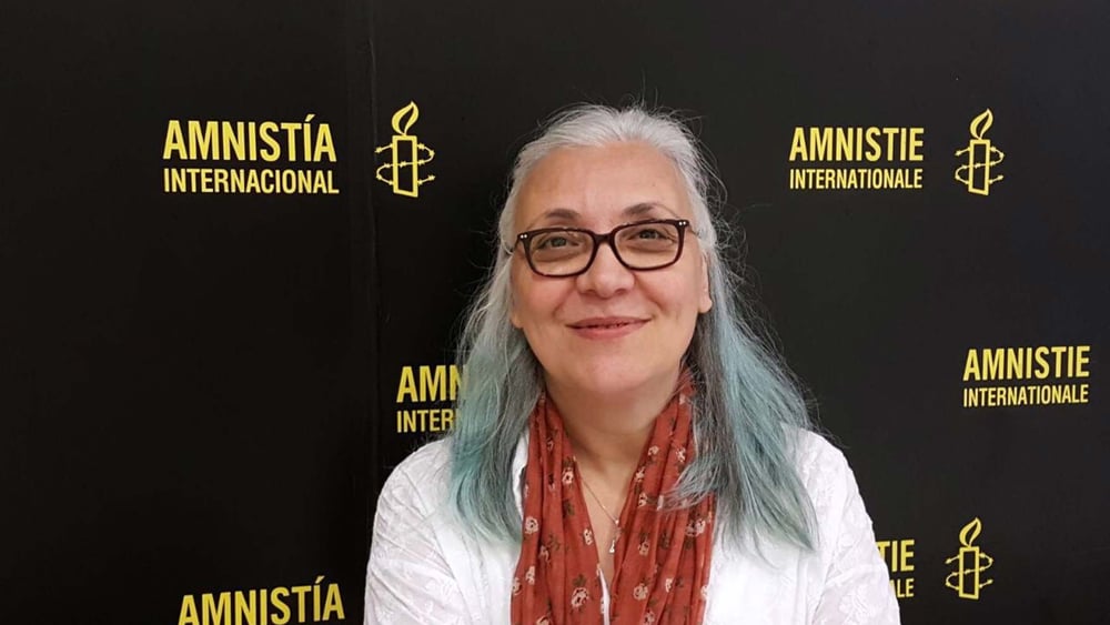 Idil Eser, directrice d'Amnesty International Turquie, a été arrêtée le 5 juillet, moins d'un mois après l'arrestation du président d'Amnesty International Turquie, Taner Kiliç. © Amnesty International