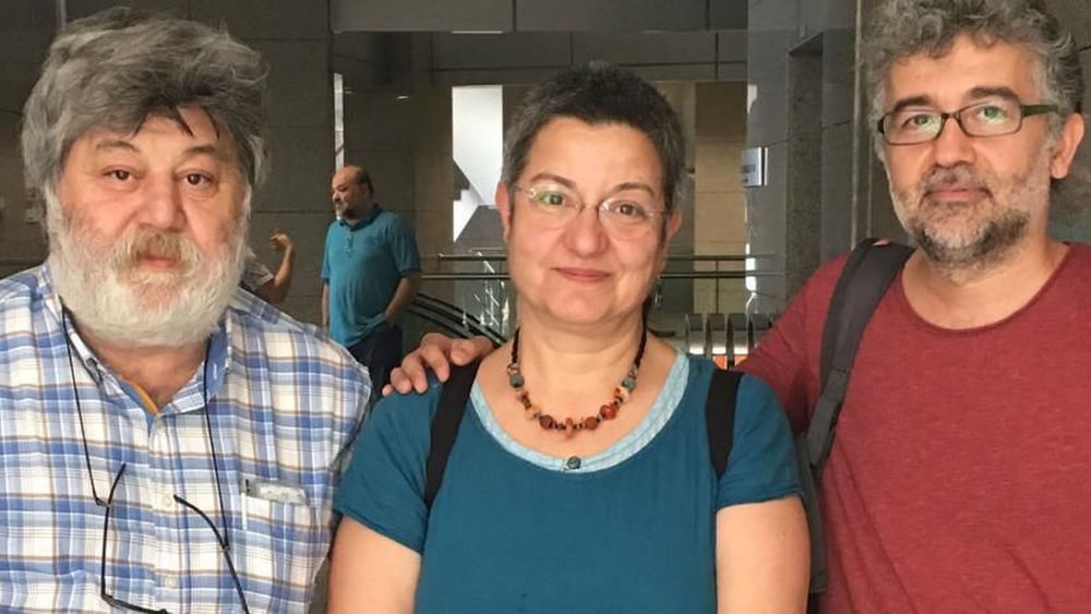 Ahmet Nesin, Şebnem Korur Fincancı et Erol Önderoğlu la veille de leur arrestation. © RSF