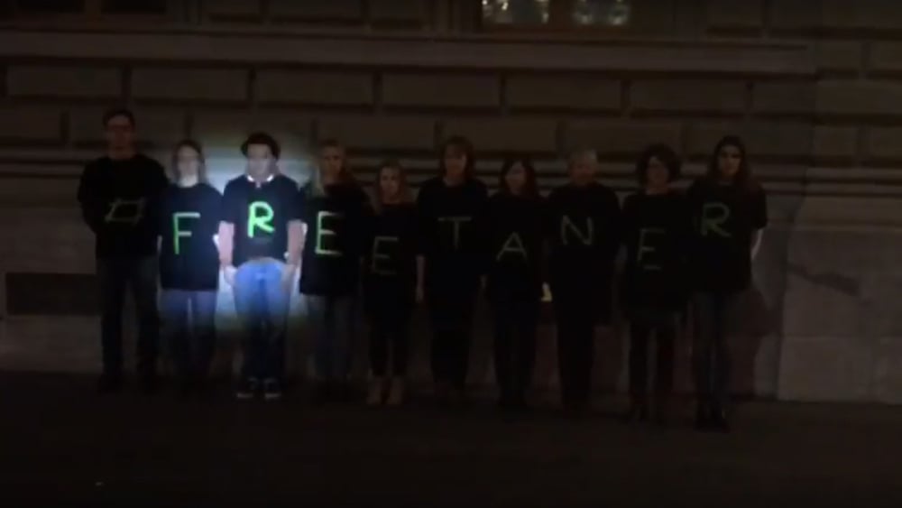 Dans le monde entier, plus d'un million de personnes se sont mobilisées pour demander la libération de Taner Kılıç et des autres défenseur·e·s des droits humains injustement accusé·e·s en Turquie. © Pierre-Yves Brunaud