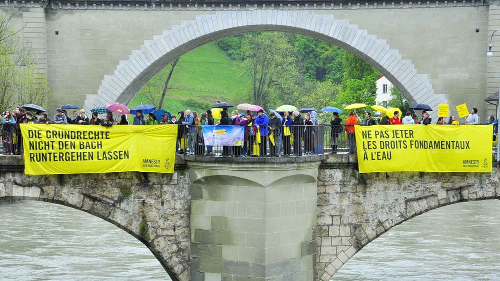 Campagne contre l'initiative sur les «juges étrangers». © Amnesty International