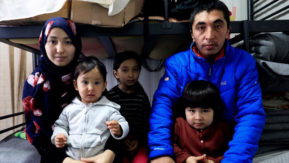 Famille de réfugiés afghans en Grèce, en 2018. © Giorgos Moutafis/Amnesty International