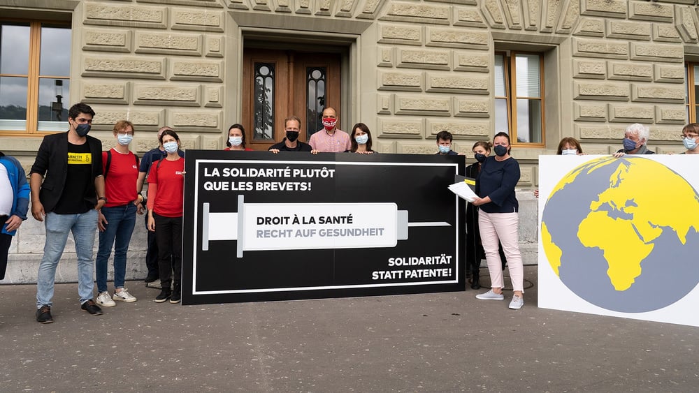 Près de 90% des vaccins administrés dans le monde l’ont été dans les pays du G20, tandis que les pays les plus pauvres n’ont reçu que 0,3% des vaccins disponibles. ©Amnesty