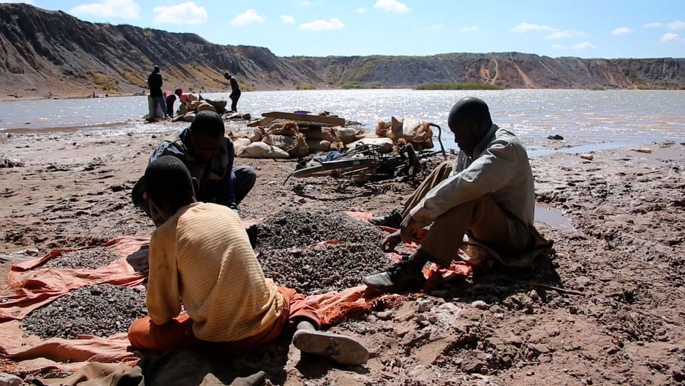 Extraction de cobalt à Katanga (République démocratique du Congo) en 2015, par des travailleurs mineurs notamment. © Amnesty International