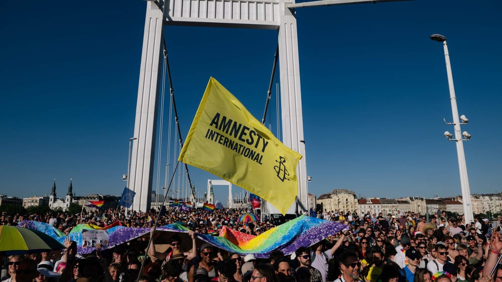28 giugno 2025: il Pride di Budapest ha riunito circa 200 000 persone, inclusa una volta delegazione internazionale di Amnesty International. © Nagy Szabolcs