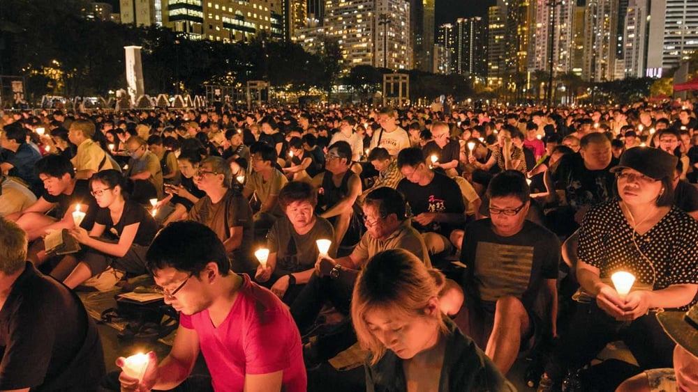 Manifestazione pro-democrazia: il 4 giugno 2016, ad Hong Kong, oltre 125'000 persone hanno ricordato il massacro di Piazza Tiananmen © Samuelwong / Shutterstock