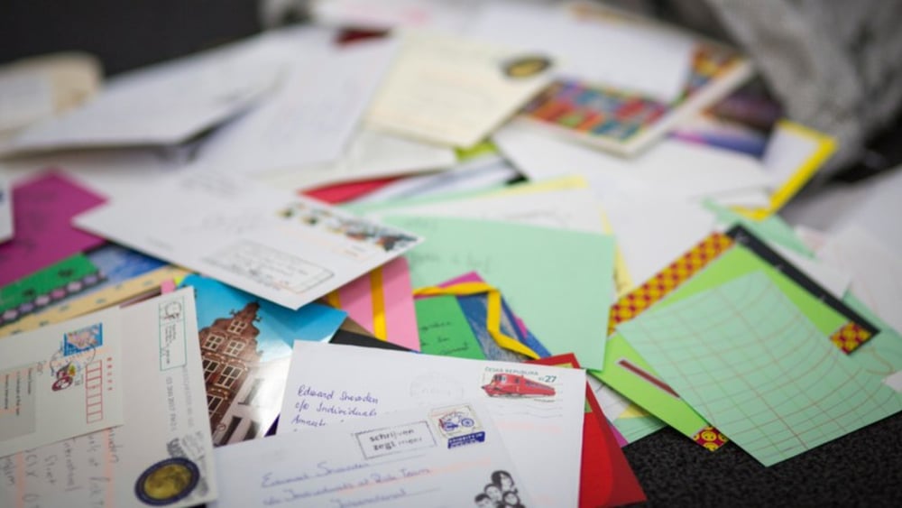 Edward Snowden ha ricevuto moltissimi messaggi di solidarietà da tutto il mondo. ©Amnesty International